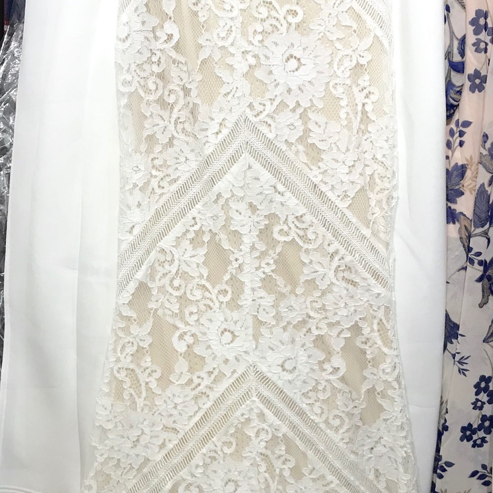 Lulus XS white lace maxi dress
